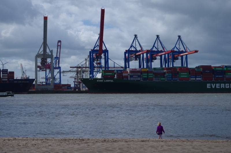 Watching the Singaporean ship Ever Lawful be unloaded in the Port of Hamburg. © Mia Bennett 2014.