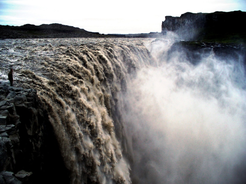 If Hálslon Reservoir overflows, it can generate a waterfall more powerful than Dettifoss. Photo: Flickr/Richard Gould.